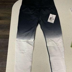 Zyia Active Black and White Ombré leggings